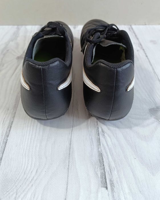 Buty piłkarskie Nike Majestry r. 43