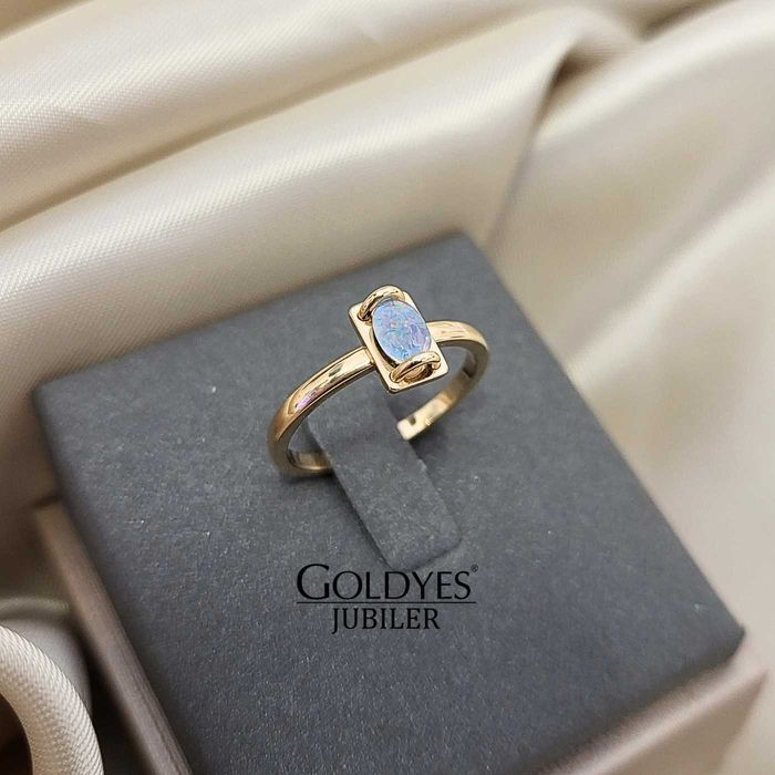 Złoty pierścionek z opalem próby złota 585