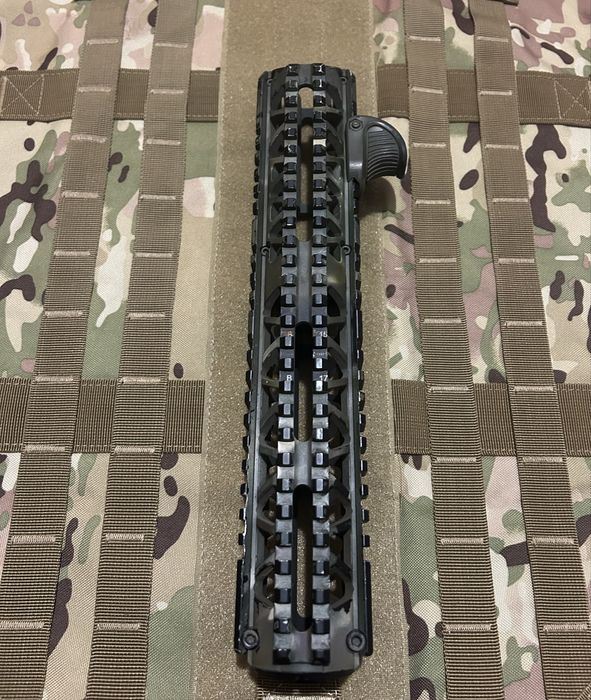 Обвiс AR-15. Цівка FAB Defense NFR-EX