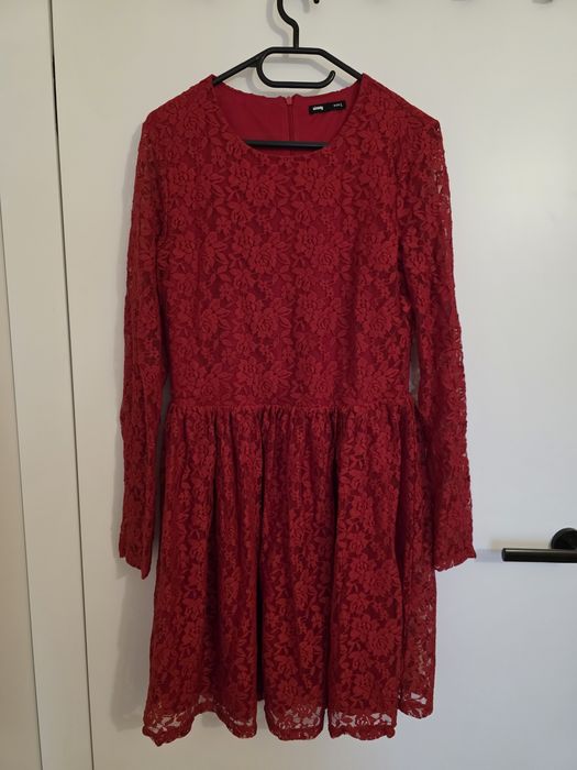 Sukienka koronkowa czerwona L