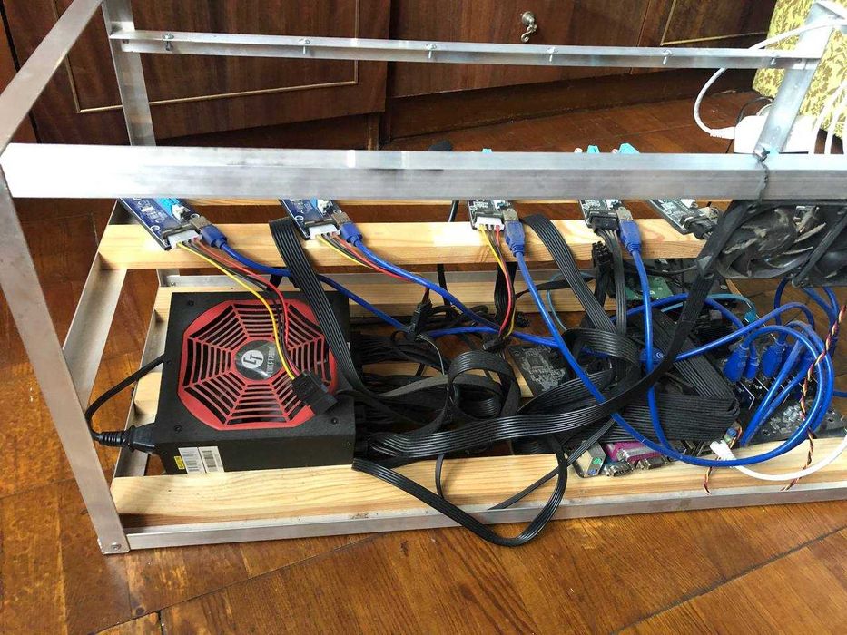 Майнинг ферма каркас мат. плата. молексы