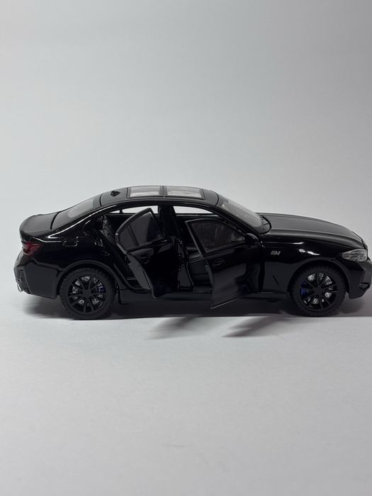 Машинка BMW 320 i