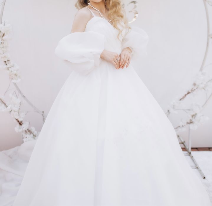 Продам весільну сукню