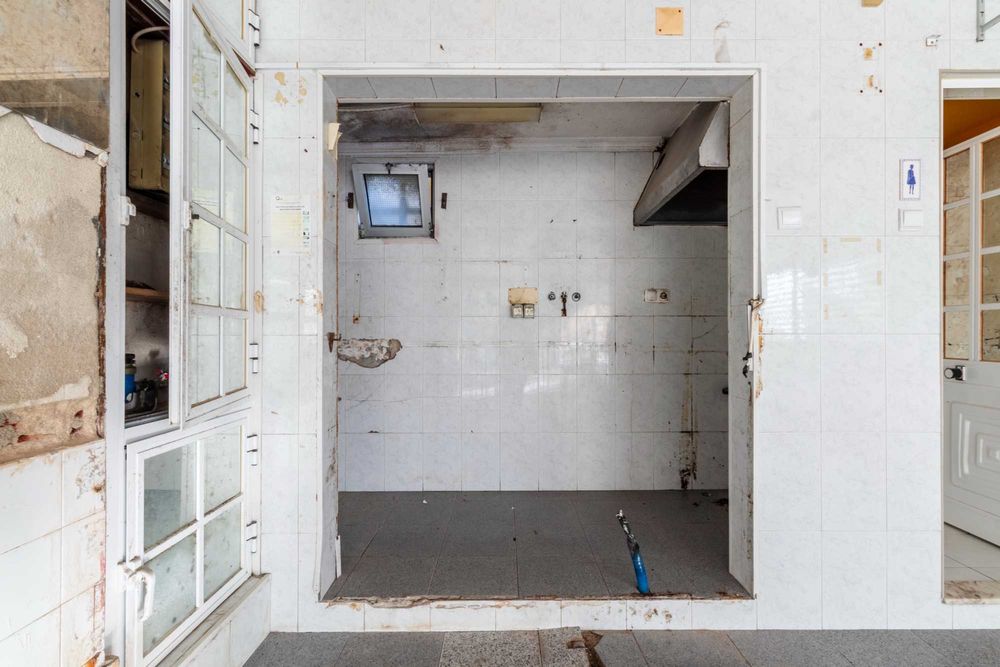 Espaço comercial à venda na Rua do Moinho s/n