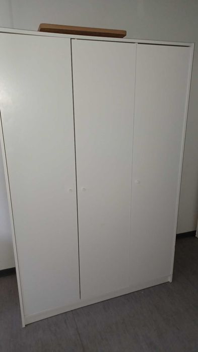 Szafa 3 drzwiowa biała