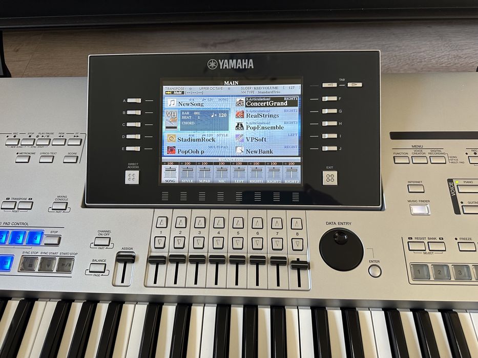 Yamaha Tyros 4 HD duzo styli