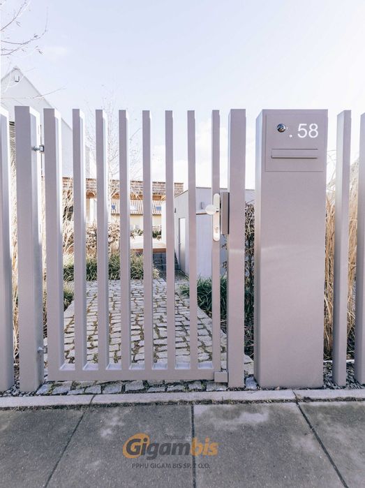 Słupek Multimedialny Ogrodzeniowy MultiBox Stalowy RAL 7016