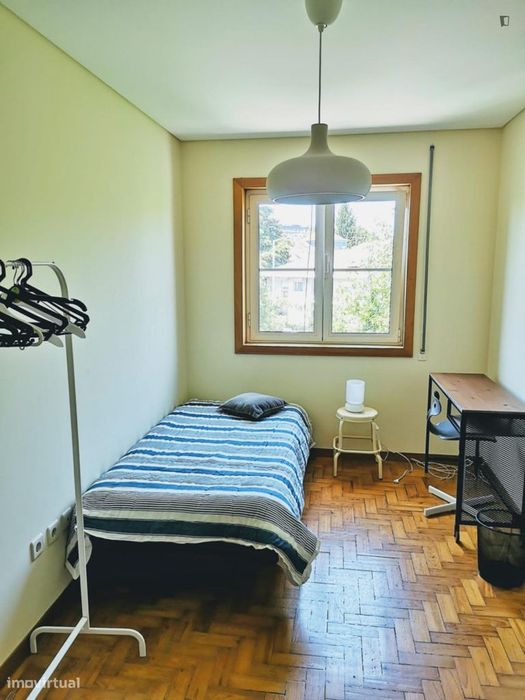 Quarto - localizado em Sé de Braga e São Lázaro Braga