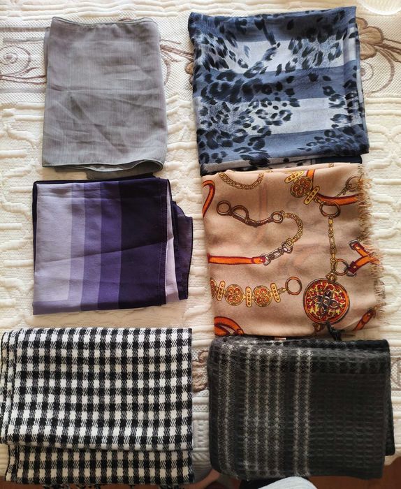 Lenços e cachecois a 1€