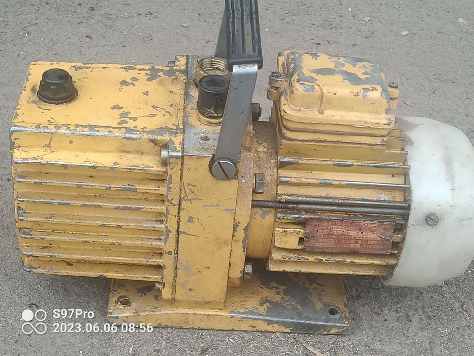 Насос Вакуумний трех фазний