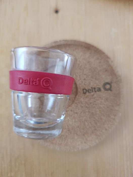 Copo delta Q com pires em cortiça