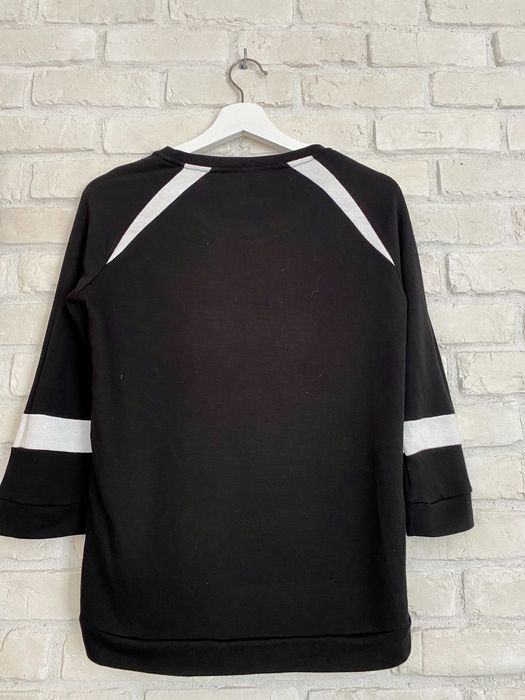 Czarna bluza w kropki stradivarius