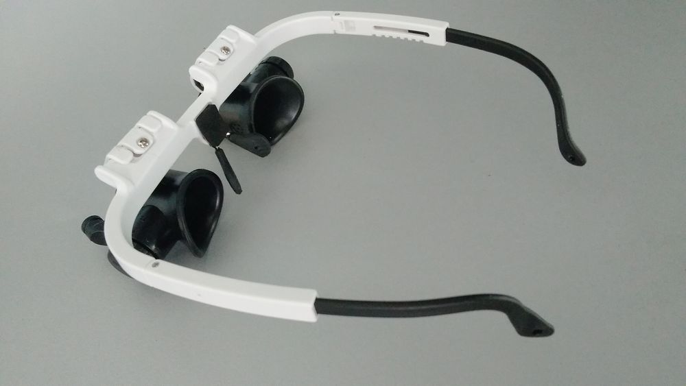 Биокулярные очки с подсветкой для ремонта и других работ