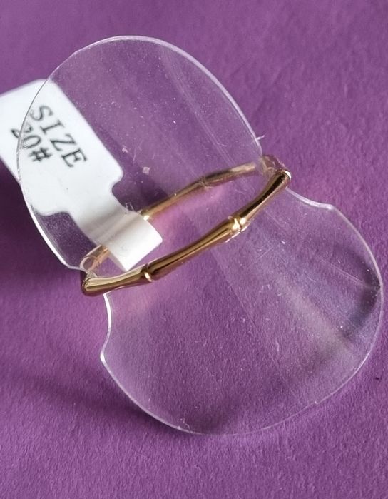 Anel/aliança dourado, em aço, estilo "cana de bambu". T20bambu