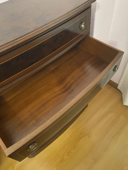 Camiseiro Mogno estilo Inglês