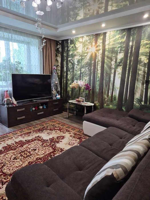 Продам 3 кімн. квартиру з КАПІТАЛЬНИМ РЕМОНТОМ. 2/9 цегл. 60000