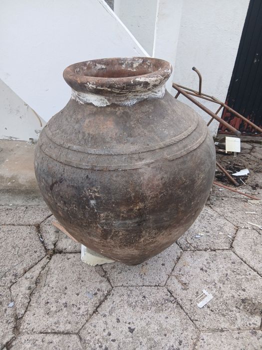 Pote de barro centenário 1m30 calon