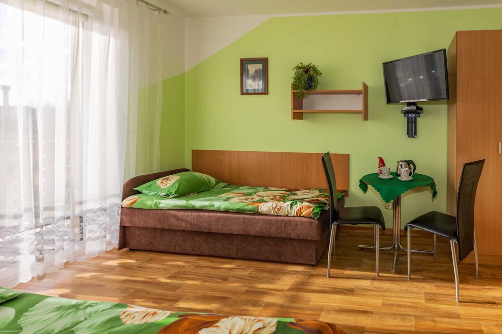 Kwatera, pokoje gościnne z łazienkami noclegi, darmowy parking Krynica