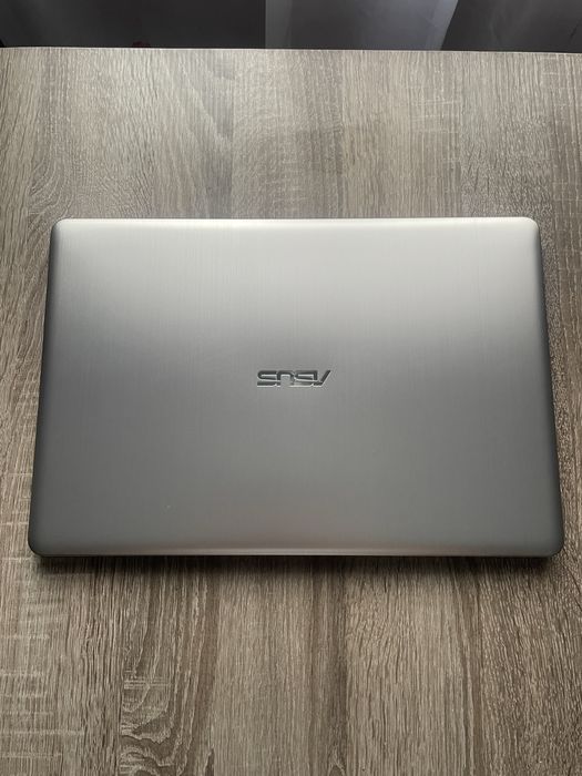 Продам ігровий ноутбук-ASUS Pro N580G + [Core 17 на 12 ЯДЕР) +16 RAM