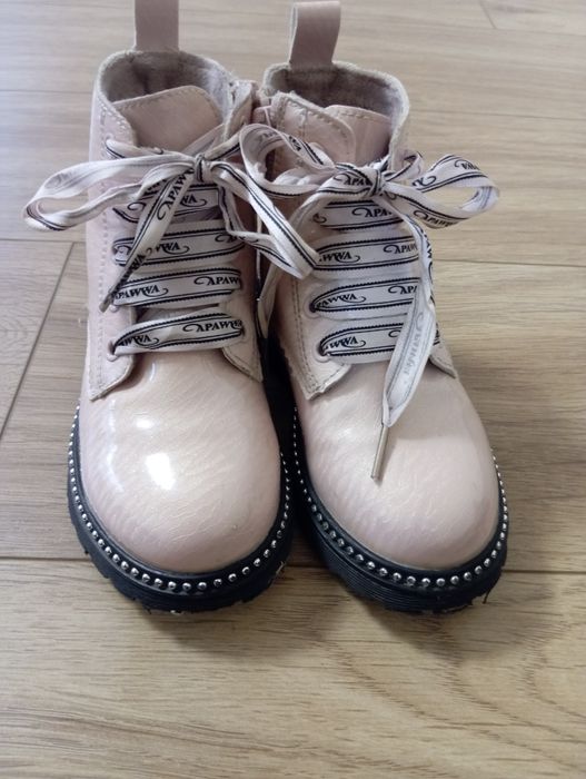 Продам демісезонні ботінки для дівчинки