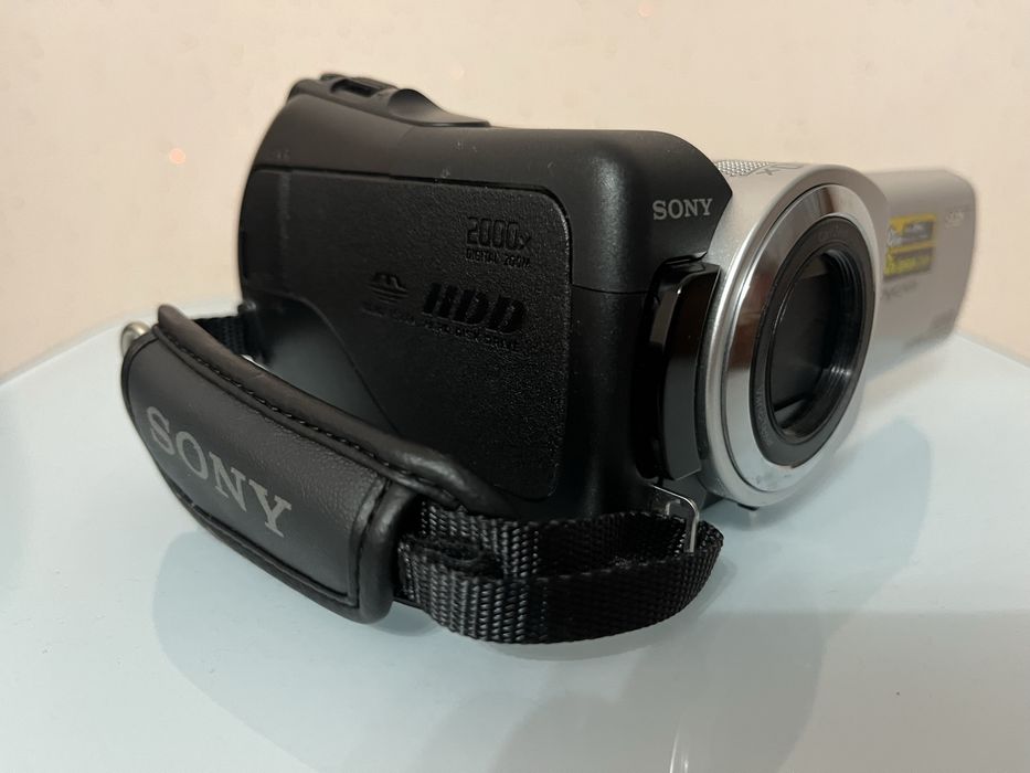 Sony DCR-SR35E – надійна відеокамера з HDD