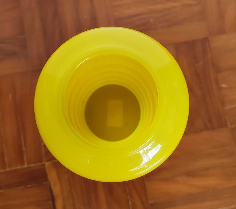 IKEA Solstrale Jarra decorativa amarela