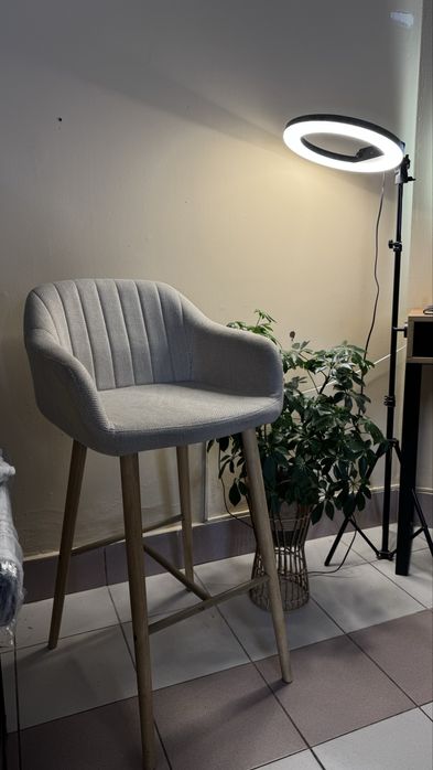 Барний стілець юск