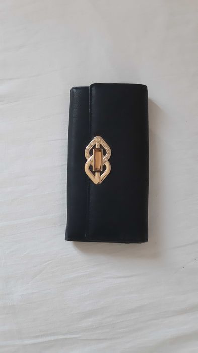 Czarny portfel elegancki