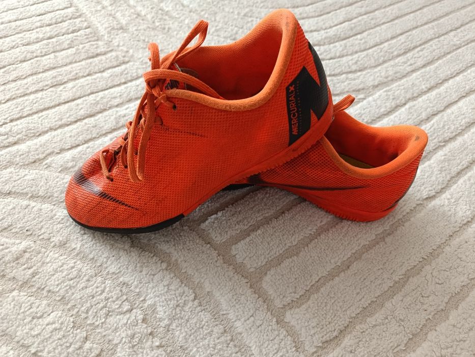 Halówki Nike rozmiar 37,5