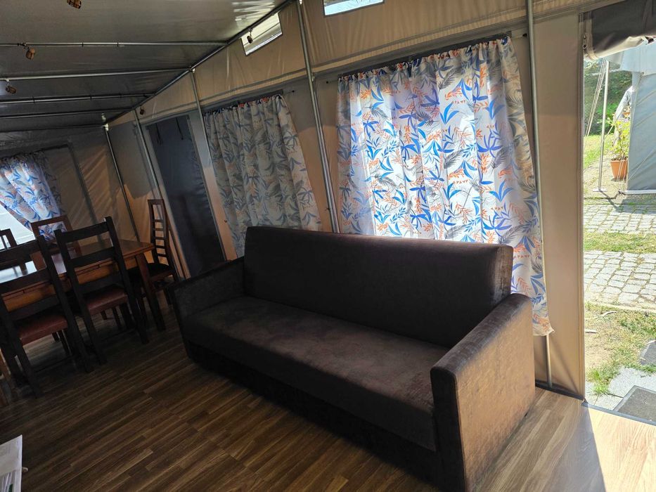 Vendo caravana com avançado