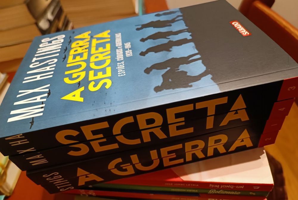 A Guerra Secreta - de Max Hastings - 4 Volumes - BARATÍSSIMOS