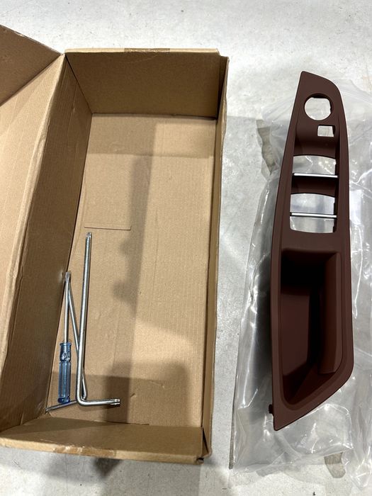 Pegas Puxadores Porta BMW NOVOS | série 5, F10, F11 castanho/red brown