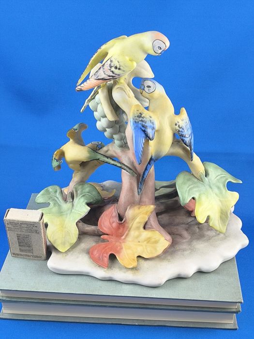 Papugi na drzewie Cluj Napoca Rumunia #porcelana #dekoracja #ozdoba