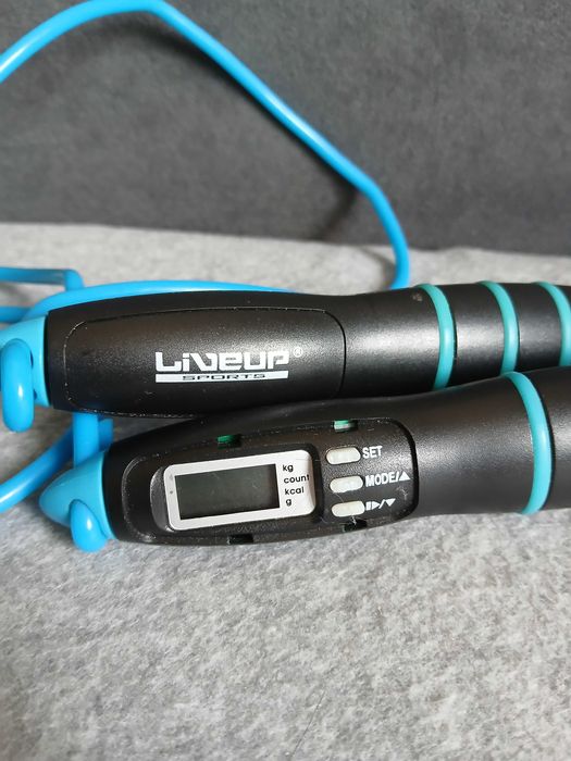 Skakanka treningowa LiveUp
