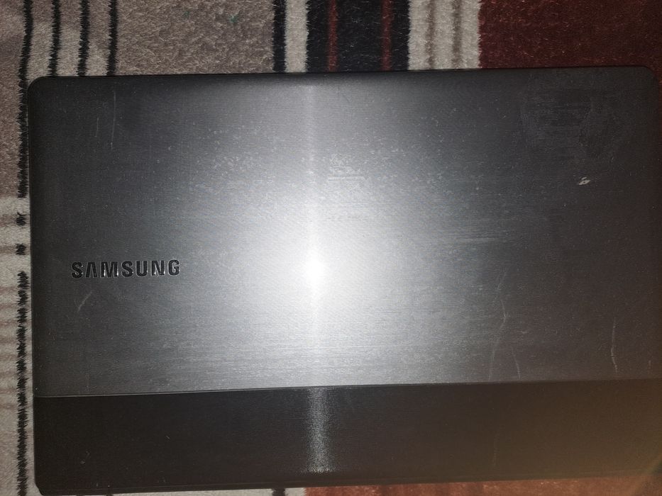 Ноутбук Samsung.