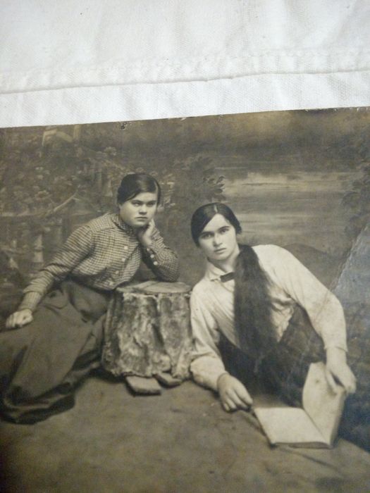 Продам старинное фото 1946 год.