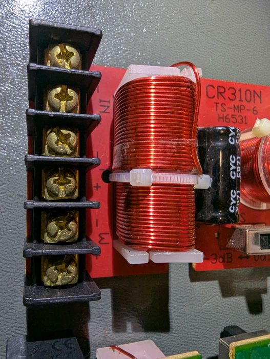 Плати кроссовера