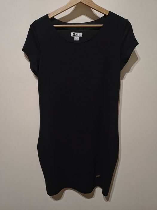 Czarna sukienka vubu