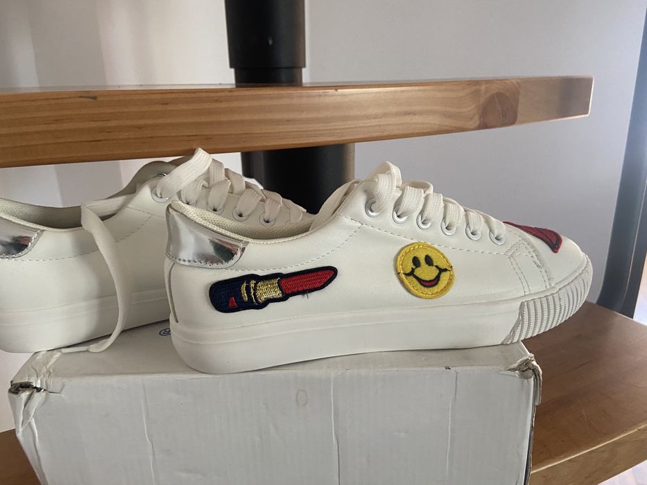 Nowe buty, ozdabiane