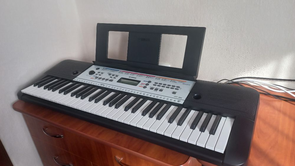 Синтезатор Yamaha YPT-260