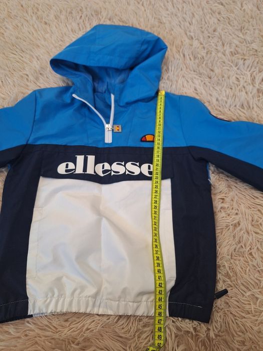 Продам анорак вітровку фірми ellesse