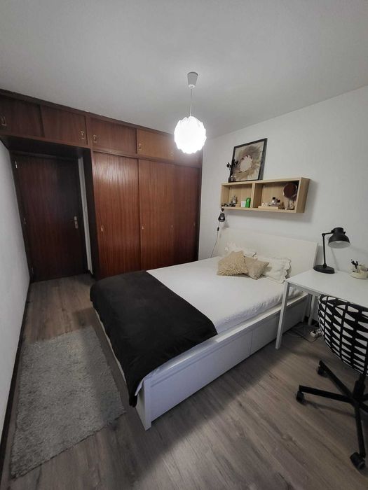 Quarto próximo "palácio cristal" e das faculdades
