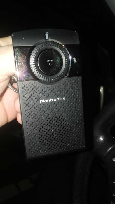 Zestaw głośnomówiący bluethooth i transmiter FM Plantronics K100