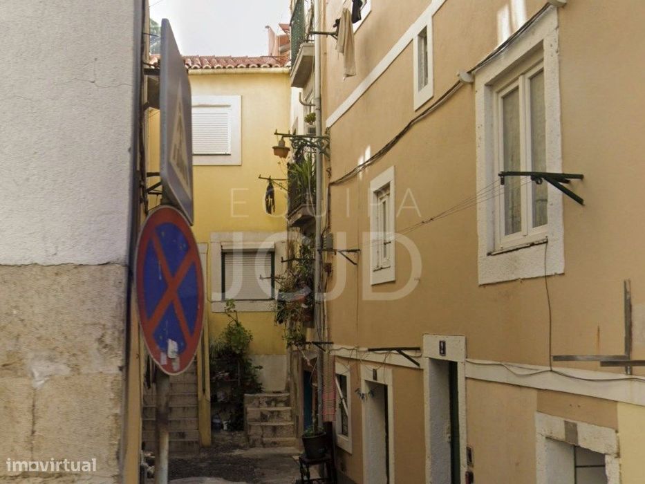 Apartamento T1 para Remodelação | R/C - Beco do Imaginário, Lisboa — Santa Maria Maior, Lisboa
