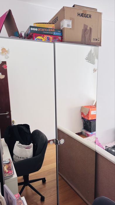 Roupeiro dois portas com espelho