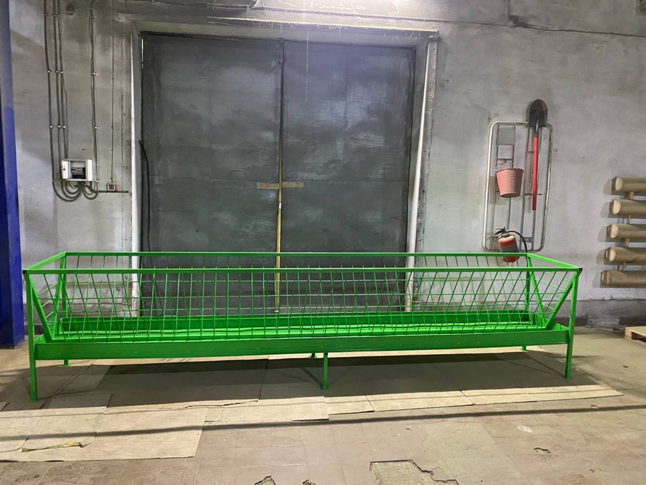 Годівниця(яслі), кормушка для овець,кіз