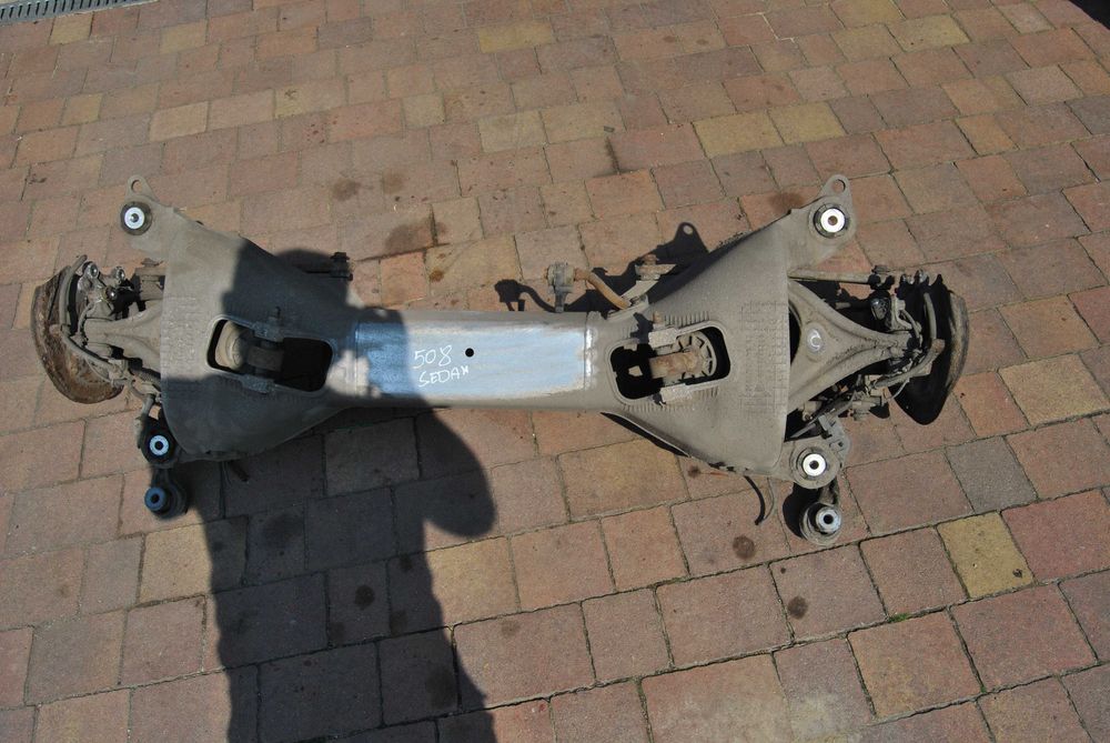 Belka zawieszenia tył Peugeot 508