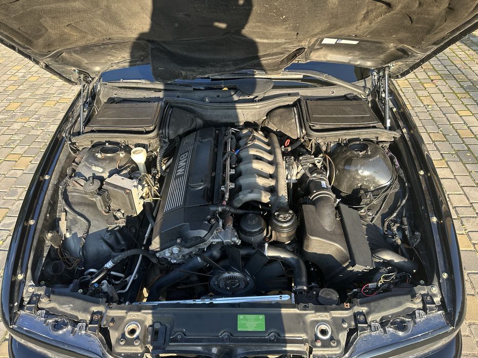 Продам BMW E39 528