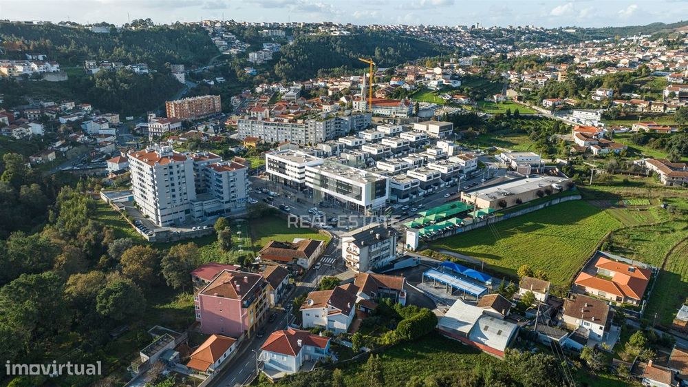 Loja Comercial em S. Pedro da Cova, Gondomar
