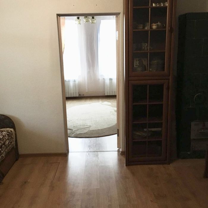 Продається 1/2 приватного будинку.